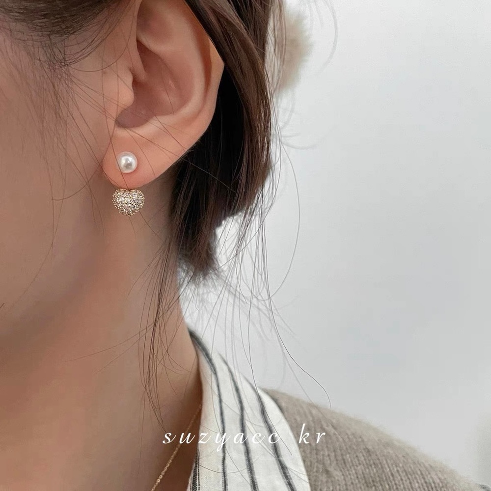 Pearly earring